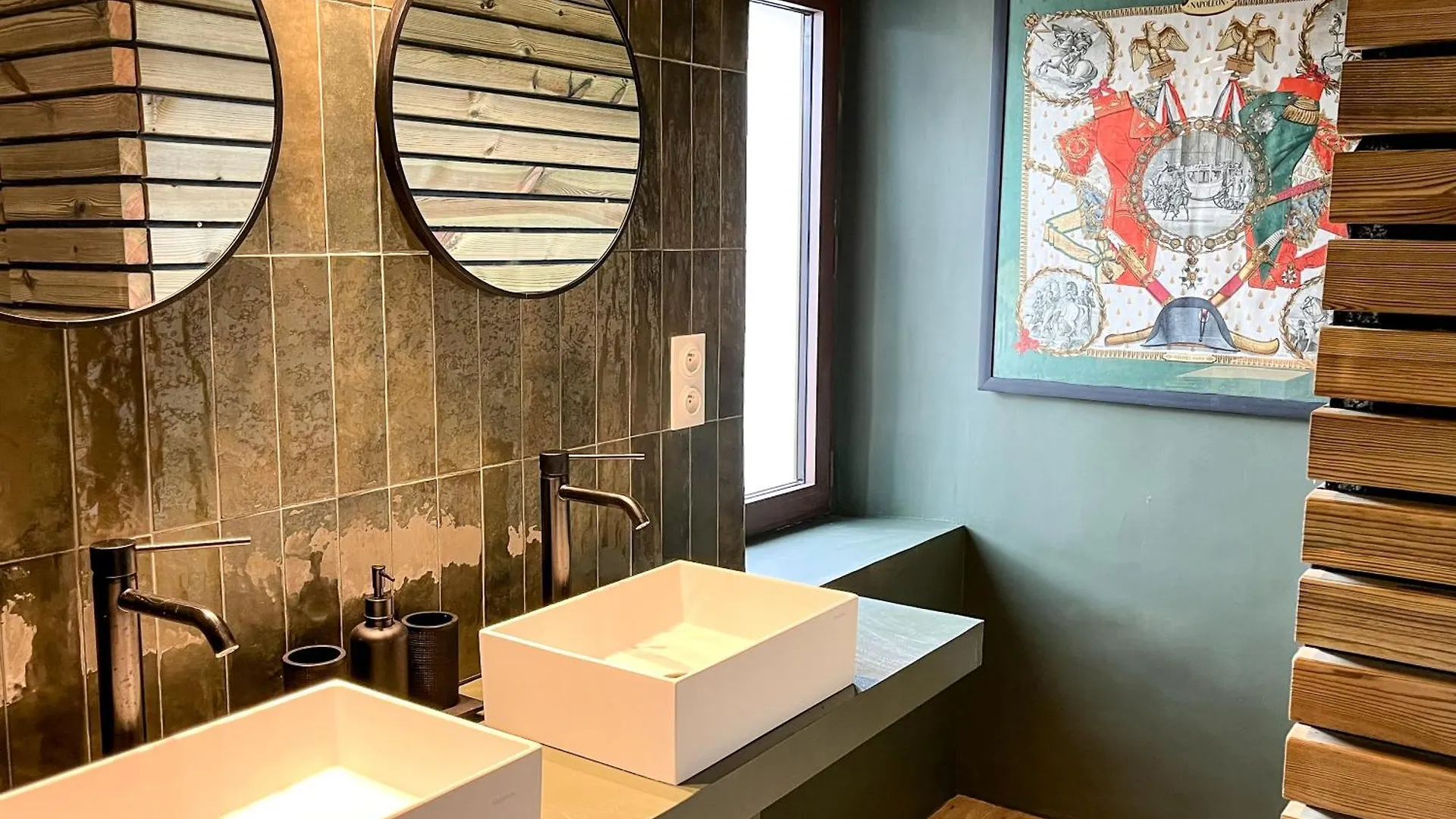 Suites De Bruoux Gargas  Frankrig